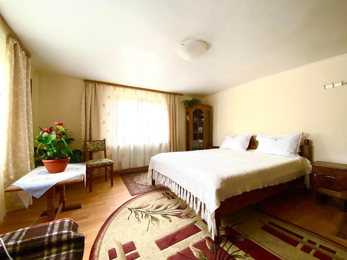 Hotel Casa Agroturistica Tarancuta Din Vatra Moldoviţei Exterior foto